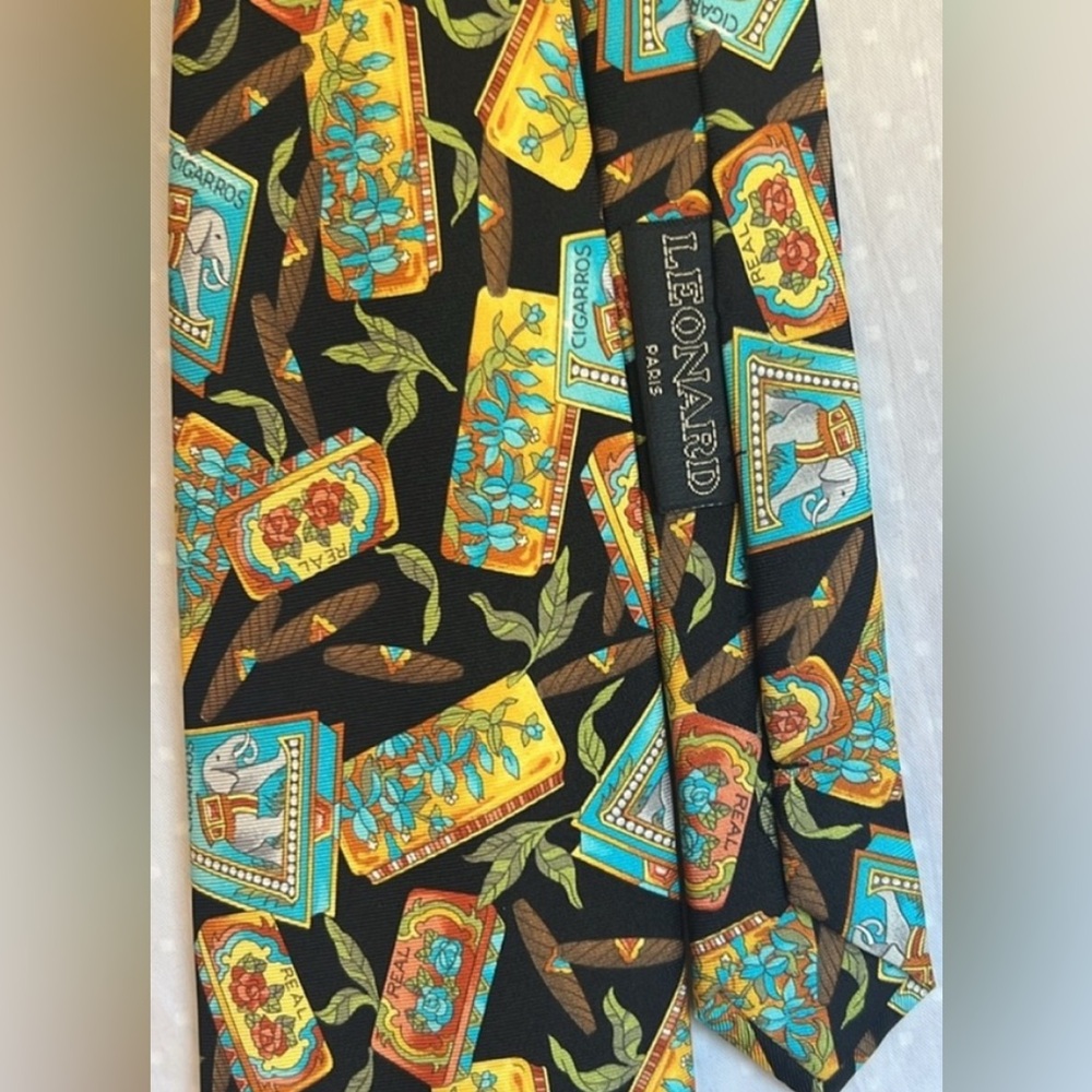 Leonard Paris Vibrant Graphic Tie